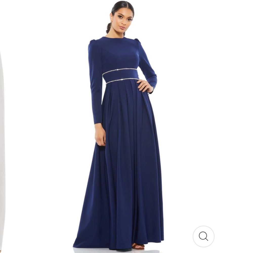 Elegant Navy Blue Evening Gown